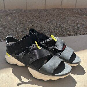 Sorel sandals, black, sz 8.5